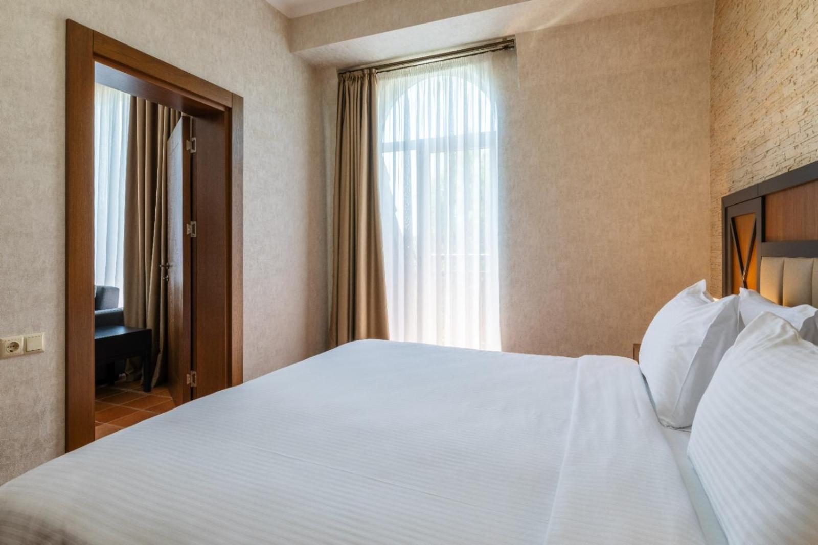 Hotel Chateau Kvirike Boboqvati Eksteriør billede